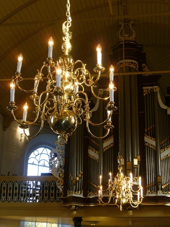 DELIVERY OF 2 LARGE CHANDELIERS CHURCH HURDEGARYP NETHERLANDS